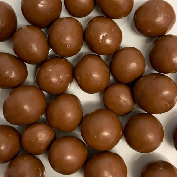 Haselnuss-Praliné Dragees von Noalya aus Italien. Haselnuss-Praliné Dragees von Noalya aus Italien.