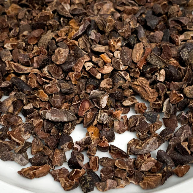 Grobe Bio Kakaonibs von Chocolat Madagascar Grobe Bio Kakaonibs von Chocolat Madagascar